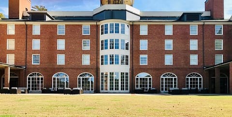 Lakeside-Lounge-Finished-3